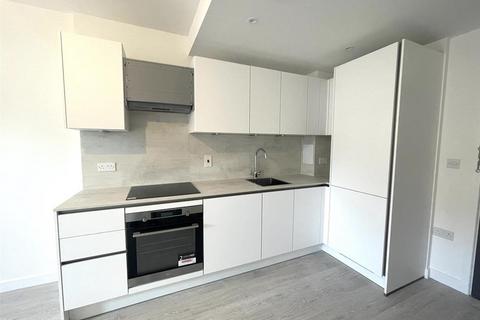 1 bedroom apartment to rent, 24 Farine Avenue, Hayes UB3