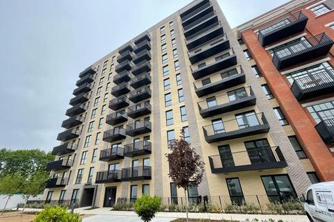 1 bedroom apartment to rent, 24 Farine Avenue, Hayes UB3