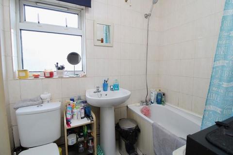 2 bedroom block of apartments for sale, Northcote Road, Rugby, Warwickshire, CV21 2EJ