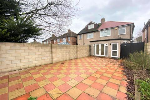 Shakespeare Avenue, Hayes, Middlesex, UB4 0BG