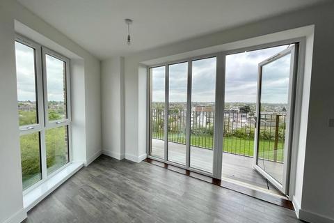 2 bedroom flat to rent, Wharf Road, Chelmsford