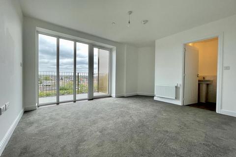 2 bedroom flat to rent, Wharf Road, Chelmsford