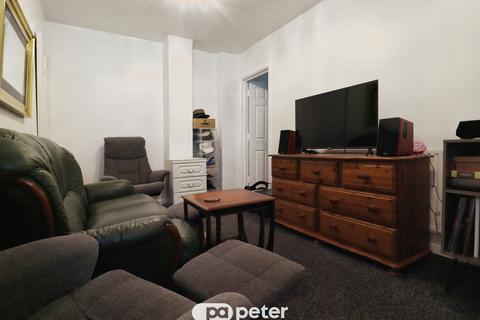 2 bedroom ground floor flat for sale, Glenroy Street, Cardiff