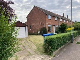 5 bedroom semi-detached house to rent