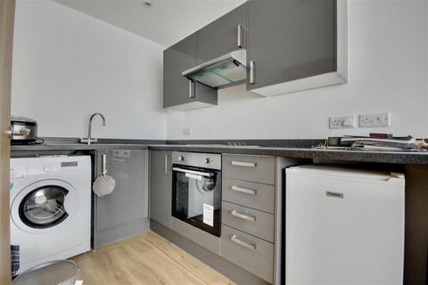 1 bedroom flat to rent, Isambard Brunel Road, Hampshire PO1