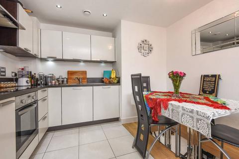 2 bedroom flat to rent, Albatross Way, Canada Water, London, SE16