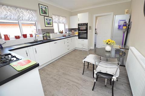 3 bedroom detached bungalow for sale, 5 Brookside Place, Woodhall Spa