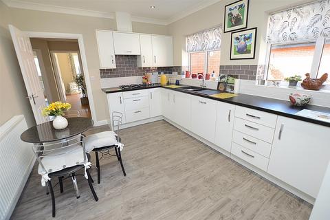 3 bedroom detached bungalow for sale, 5 Brookside Place, Woodhall Spa