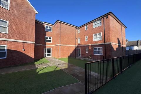 2 bed flat/apartment for rent in Redvers Road, Chatham ME4