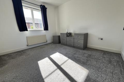 4 bedroom terraced house to rent, Burghley Way, Chelmsford