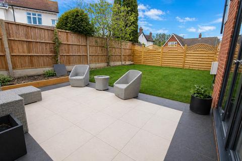 4 bedroom semi-detached house for sale, Hillcroome Road, Sutton SM2
