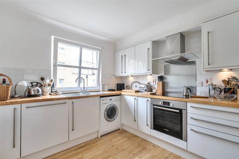3 bedroom house to rent, Princes Court, Greenland Passage, Surrey Docks, SE16