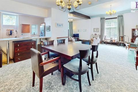 2 bedroom apartment for sale, Sinderhill Court, Northowram, Halifax
