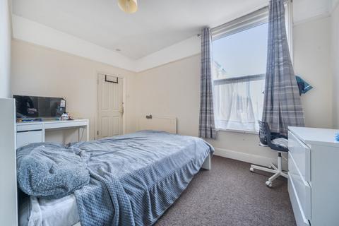 4 bedroom end of terrace house for sale, Harold Road, Hampshire PO4