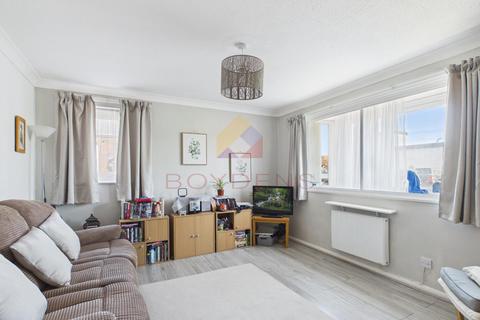 2 bedroom flat for sale, Olivers Court, Olivers Close, Clacton-On-Sea CO15
