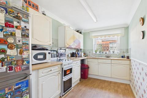 2 bedroom flat for sale, Olivers Court, Olivers Close, Clacton-On-Sea CO15