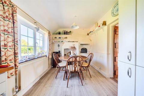3 bedroom cottage for sale, Petworth Road, Haslemere