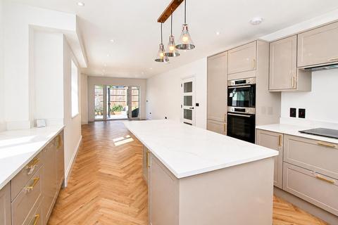 4 bedroom semi-detached house for sale, Upland Road, Sutton SM2