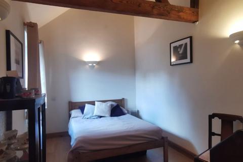 2 bedroom barn conversion to rent, Kington, Herefordshire