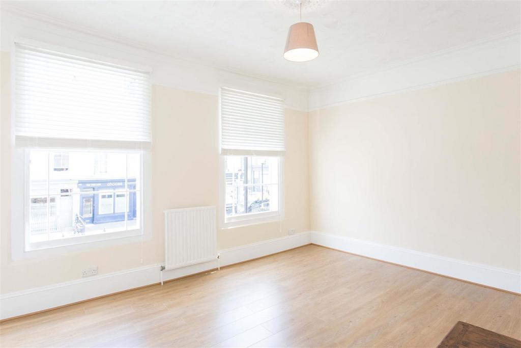 House in London - View 5