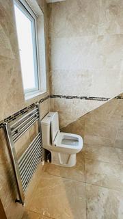 Studio to rent, Lower Addiscombe Road, Croydon, CR0