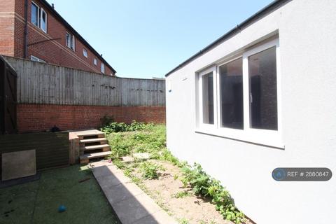 2 bedroom detached house to rent, Mansfield Road, Daybrook, Nottingham, NG5