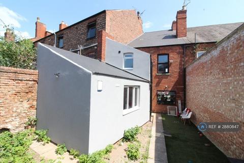 2 bedroom detached house to rent, Mansfield Road, Daybrook, Nottingham, NG5