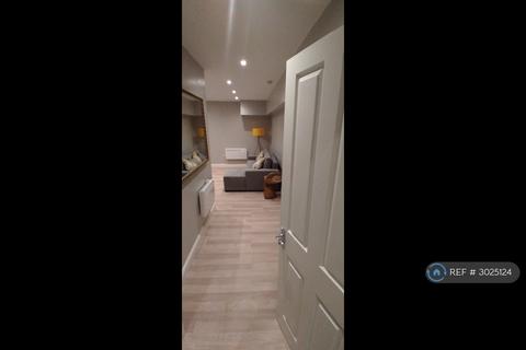 Studio to rent, Blaenant, Emmer Green, Reading, RG4
