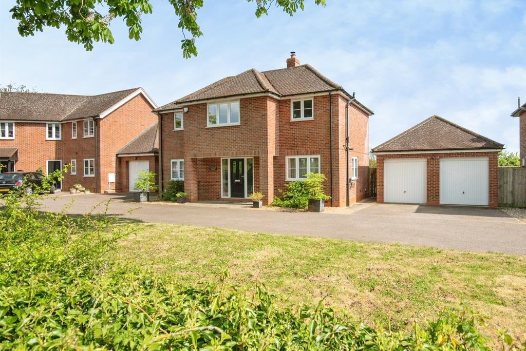 4 bedroom detached house for sale