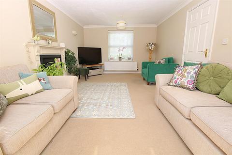 5 bedroom detached house for sale, Quintonside, Grange Park