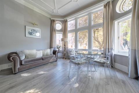 1 bedroom flat for sale, Frognal, Hampstead, NW3