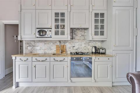 1 bedroom flat for sale, Frognal, Hampstead, NW3