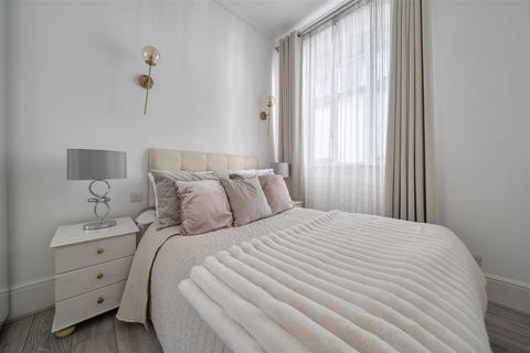 1 bedroom flat for sale, Frognal, Hampstead, NW3