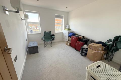 2 bedroom apartment for sale, Crescent House, Woodside Park, Rugby