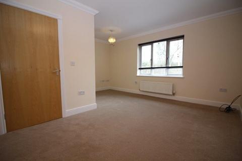 2 bedroom duplex to rent, MEDBOURNE - A prime 2 double bed duplex style apartment