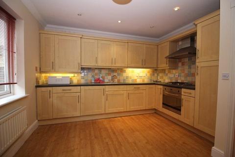 2 bedroom duplex to rent, MEDBOURNE - A prime 2 double bed duplex style apartment