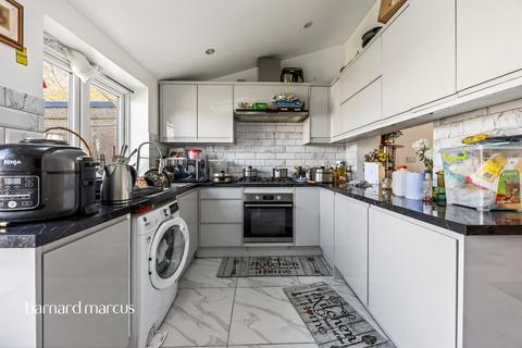 4 bedroom end of terrace house for sale, Hoylake Gardens, Mitcham
