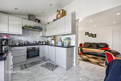4 bedroom end of terrace house for sale, Hoylake Gardens, Mitcham