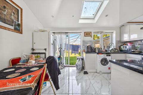 4 bedroom end of terrace house for sale, Hoylake Gardens, Mitcham