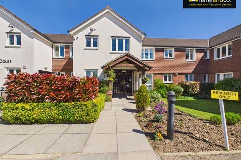 1 bedroom flat for sale, Potters Court, Potters Bar
