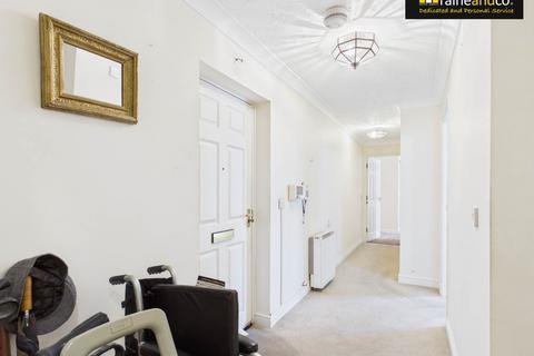 1 bedroom flat for sale, Potters Court, Potters Bar