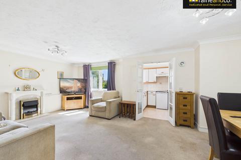 1 bedroom flat for sale, Potters Court, Potters Bar