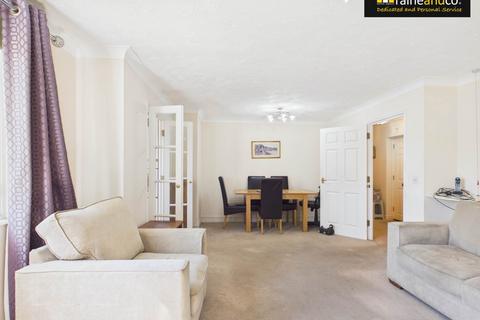 1 bedroom flat for sale, Potters Court, Potters Bar