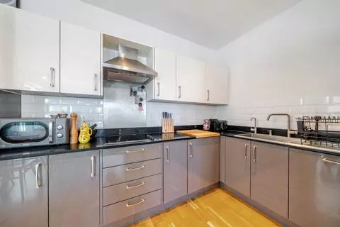 2 bedroom apartment for sale - View 4