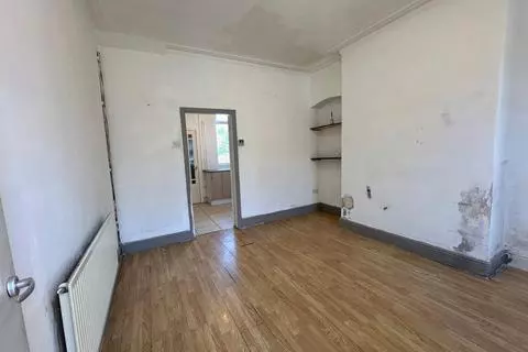 2 bedroom terraced house for sale - View 3