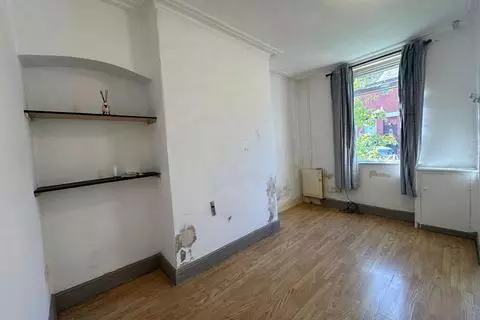 2 bedroom terraced house for sale - View 4