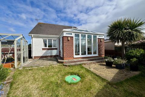 4 bedroom detached bungalow for sale, Cae'r Felin, Rhydwyn, Anglesey, LL65