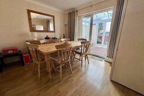 4 bedroom detached bungalow for sale, Cae'r Felin, Rhydwyn, Anglesey, LL65