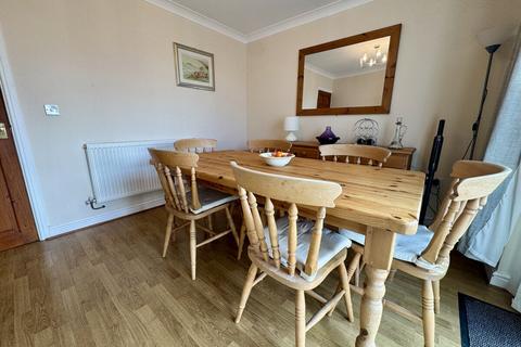 4 bedroom detached bungalow for sale, Cae'r Felin, Rhydwyn, Anglesey, LL65