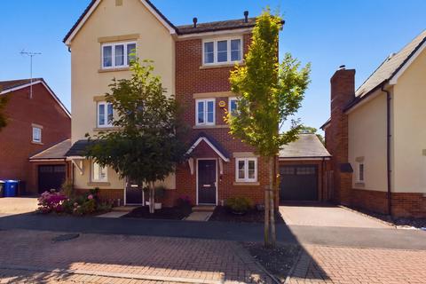 Warbler Road, Farnborough, Hampshire, GU14